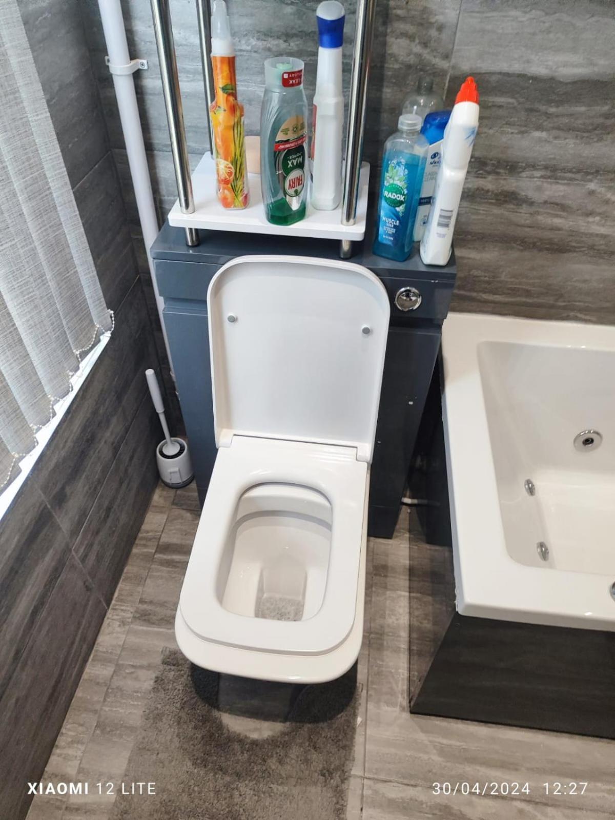Ensuite Room With Private Bathroom At Walsall Room photo
